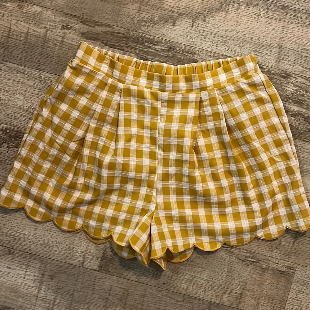 Scalloped shorts